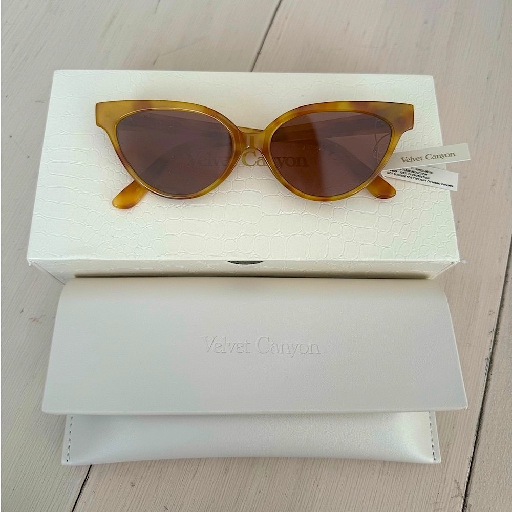 Velvet Canyon Beat Generation Sunglasses - Amber Tort